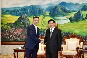 ປະທານປະເທດ ຕ້ອນຮັບ ປະທານສະພາປະຊາຊົນເຂດປົກຄອງຕົນເອງຊົນເຜົ່າຈ້ວງກວາງຊີ