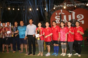 ແຂ່ງຂັນກິລາເຕະບານຊາຍ-ຍິງ ຊີງຂັນຫົວໜ້າຫ້ອງວ່າການພັກສູນກາງພັກ