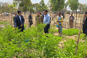 ເຈົ້າແຂວງສະຫວັນະເຂດ ຕິດຕາມເບິ່ງການພັດທະນາເຂດບ້ານໃຫຍ່ຄຳປ່າແໜ