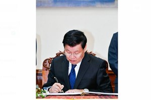 ສະຫາຍເລຂາທິການໃຫຍ່ ປະທັບໃຈ ຕໍ່ການຈັດສັນບັນດາຮູບພາບ ທີ່ເປັນປະຫວັດສາດ