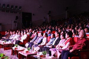 ສະແດງສິລະປະ ແລະ ວັນນະຄະດີສະຫຼອງວັນສ້າງຕັ້ງພັກ ຄົບຮອບ 70ປີ