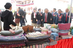 ສິນຄ້າໂອດ໋ອບ ເປັນທີ່ສົນໃຈຂອງຜູ້ແທນກອງໃຫຍ່ນະຄອນ ຫຼວງພະບາງຄັ້ງທີ VIII