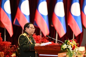 ສັນລະເສີນບົດບາດການນໍາພາຂອງພັກຕໍ່ກໍາລັງປະກອບອາວຸດ