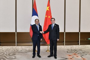 ນາຍົກລັດຖະມົນຕີ ແຫ່ງ ສປປ ລາວ ພົບປະກັບ ຮອງນາຍົກລັດຖະມົນຕີ ແຫ່ງ ສປ ຈີນ ທີ່ ແຂວງໄຮນານ