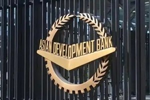 ທະ​ນາ​ຄານພັດ​ທະ​ນາ​ອາ​ຊີ​ຄາດ​ຄະ​ເນ​ຈັງ​ຫວະ​​ການເຕີບ​ໂຕ​ຂອງ​ກຸ່ມ​ເສດ​ຖະ​ກິດ​ກຳ​ລັງ​ພັດ​ທະ​ນາ​ໃນ​ອາ​ຊີ-ປາ​ຊີ​ຟິກ​ແມ່ນ 4,9%