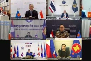 ອາ​ຊຽນ​ກ່າວ​ວ່ານະ​ໂຍ​ບາຍ​ພາ​ສີ​ຂອງ​ອາ​ເມ​ຣິ​ກາສ້າງຜົນ​ກະ​ທົບ​ຕໍ່​ການ​ຄ້າ​ໃນ​ພາກ​ພື້ນ ແລະ​ສາ​ກົນ