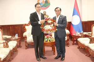 ກົງສູນໃຫຍ່ແຫ່ງຣາຊະອານາຈັກກຳປູເຈຍ ປະຈຳນະຄອນປາກເຊ ເຂົ້າອວຍພອນ ການນໍາແຂວງເຊກອງ.