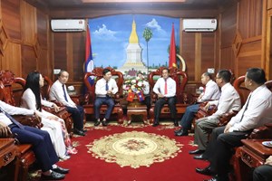 ເຈົ້າແຂວງຄໍາມ່ວນ ຕ້ອນຮັບການເຂົ້າຢ້ຽມພົບປະຂອງຄະນະການນໍາ ນະຄອນດົງເຮີ່ຍ