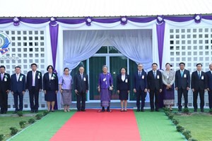 ສົມເດັດ ພະກະນິດຖາທິຣາດເຈົ້າ ກົມສົມເດັດພະເທບ ພະຣັດຣາຊະສຸດາ ສະຫຍາມບໍຣົມຣາຊະກຸມາຣີ  ຢ້ຽມຢາມ ສູນພັດທະນາ ແລະ ບໍລິການດ້ານການກະເສດ ຫ້ວຍຊອນ-ຫ້ວຍຊົ້ວ