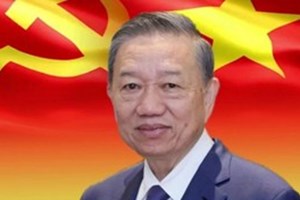 “ປະ​ເທດ ຫວຽດ​ນາມ ແມ່ນ​ໜຶ່ງ, ຊາດ ຫວຽດ​ນາມ​ ແມ່ນ​ໜຶ່ງ”