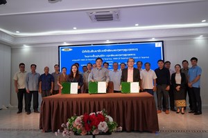 ຫຼວງນໍ້າທາ ເຊັນສັນຍາຮັບເໝົາສ້ອມແປງທາງຫຼວງແຂວງໂຄງການຟື້ນຟູໄພພິບັດ  ວຽກສ້ອມແປງທາງຫຼວງແຂວງ ເລກທີ 1502, 1503, 1504 ແລະ 2203