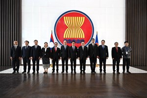 ເອກອັກຄະລັດຖະທູດ ຜູ້ຕາງໜ້າຖາວອນ ແຫ່ງ ສປປ ລາວ ປະຈໍາອາຊຽນ ຄົນໃໝ່  ຍື່ນສານຕາຕັ້ງ ຕໍ່ເລຂາທິການໃຫຍ່ອາຊຽນ