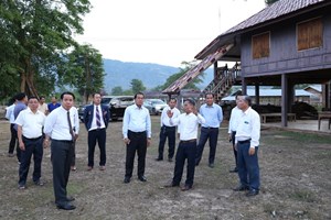 ເຈົ້າແຂວງຄໍາມ່ວນ ຕິດຕາມກວດກາ ການບູລະນະເຮືອນພັກຂອງທ່ານ ໜູຮັກ ພູມສະຫວັນ