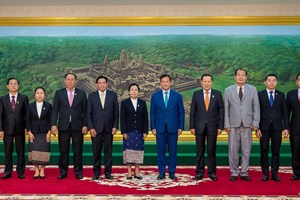 ຄະນະຜູ້ແທນຂັ້ນສູງຂອງສານປະຊາຊົນສູງສຸດ ແຫ່ງ ສປປ ລາວ ຢ້ຽມຢາມ ແລະ ເຮັດວຽກຢູ່  ຣາຊະອານາຈັກ ກຳປູເຈຍ