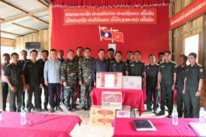 ເຈົ້າແຂວງອັດຕະປື ຕິດຕາມຊຸກຍູ້ວຽກງານທະຫານຊາຍແດນ