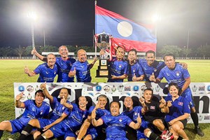 ວີໄອພີ ລາວ ຊະນະ ເອັດພີບີ ໄທແລນ 4-2 ໄດ້ແຊັມເຕະບານ ອາວຸໂສອາຊຽນ 2025