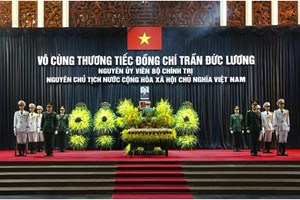 ພິທີໄວ້ອາໄລອະດີດປະທານປະເທດ ຫວຽດນາມ