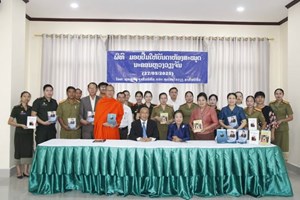 ມອບປຶ້ມໃຫ້ບັນດາຫ້ອງສະໝຸດ ພາຍໃນນະຄອນຫຼວງວຽງຈັນ