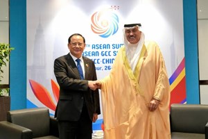 ນາຍົກລັດຖະມົນຕີ ແຫ່ງ ສປປ ລາວ ພົບປະກັບ ອົງມົງກຸດຣາຊະກຸມມານ ແຫ່ງ ລັດກູເວດ