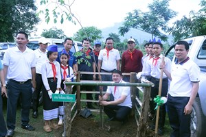 ຫຼາຍພາກສ່ວນຮ່ວມປູກຕົ້ນໄມ້ຢູ່ເຂດແຫຼ່ງທ່ອງທ່ຽວຕາດເລາະ-ຕາດຮັງຫຼາຍກວ່າ 1 ພັນເບ້ຍ