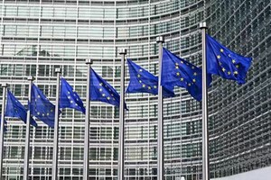 ສະຫະພາບ​​ເອີຣົບ​​ຍົກ​ເລີກ​ການ​ລົງ​ໂທດ​ດ້ານ​ເສດຖະກິດຕໍ່​ຊີຣີ