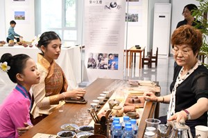 ສູນວັດທະນະທຳຈີນປະຈຳລາວ ຈັດກິດຈະກຳສະຫຼອງວັນເດັກນ້ອຍສາກົນ