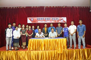 ຈັບສະຫຼາກແບ່ງກຸ່ມລາຍການແຂ່ງຂັນເຕະບານ ເຍົາວະຊົນ ຊີງຊັນປະທານ ສຕນວ