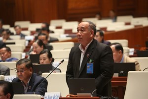 ສສຊ ເຂດ 6 ສະເໜີໃຫ້ເບິ່ງຄືນຫຼາຍບັນຫາຕໍ່ແຜນພັດທະນາເສດຖະກິດ-ສັງຄົມແຫ່ງຊາດ