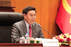 ສະພາແຫ່ງຊາດປະດັບຫຼຽນກາລະນຶກ 70 ປີ ວັນສ້າງຕັ້ງພັກປປ ລາວ