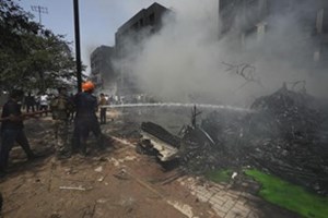 ເຮືອບິນຕົກຢູ່ອິນເດຍ ເຮັດໃຫ້ມີຜູ້ເສຍຊີວິດຢ່າງໜ້ອຍ 290 ຄົນ ແລະ ລອດຊີວິດພຽງຄົນດຽວ