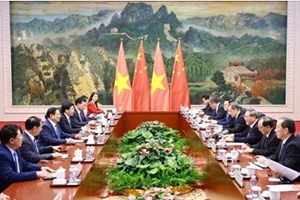 ນາ​ຍົກ​ລັດ​ຖະ​ມົນ​ຕີ ຫວຽດນາມ ພົບ​ປະ​ເຈ​ລະ​ຈາ​ກັບ​ນາ​ຍົກ​ລັດ​ຖະ​ມົນ​ຕີ ຈີນ