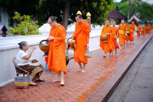 ບຸນເຂົ້າພັນສາບຸນປະເພນີທີ່ມີຄວາມໝາຍສຳຄັນຂອງຊາວພຸດ