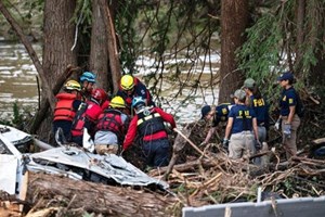 ໄພນ້ຳ​ຖ້ວມ​ຢູ່​ລັດ​ເທັກ​ຊັ​ສ​ ​ເຮັດ​ໃຫ້​ມີ​ຜູ້​ເສ​ຍ​ຊີ​ວິດ 111 ຄົນ​ ແລະ ຫາຍ​ສາບ​ສູນ 172 ຄົນ
