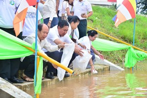 ຈຳປາສັກ ປ່ອຍປາຄືນສູ່ທຳມະຊາດ ແມ່ນໍ້າເຊໂດນ.