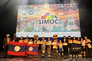 ນັກຮຽນລາວແຂ່ງຂັນຄະນິດສາດສາກົນສິງກະໂປ ຍາດໄດ້ 15 ຫຼຽນ