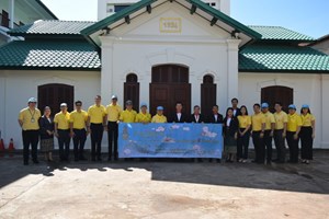 ທູດໄທ ມອບເງິນຊ່ວຍເຫຼືອຜູ້ປະສົບໄພ ທາງທຳມະຊາດໃນລາວ