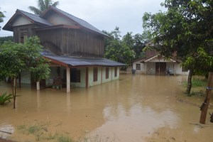 ເມືອງຄອບ ໄດ້ຮັບຜົນກະທົບຈາກໄພພິບັດນໍ້າຖ້ວມໃນເບື້ອງຕົ້ນຈໍານວນ 2 ຕື້ກວ່າກີບ