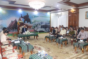 ຫົວໜ້າ ຄອສພ ເຄື່ອນໄຫວຢ້ຽມຢາມ ແລະ ເຮັດວຽກຢູ່ແຂວງອັັດຕະປື