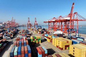 ຂະ​ໜາດ​ການ​ຄ້າ​ສິນ​ຄ້າ​​ຈີນຄອງ​ອັນ​ດັບ 1 ​ຂອງ​ໂລກ 8 ປີ​ລຽນ​ຕິດ