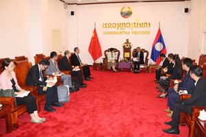 ເອກອັກຄະລັດຖະທູດ ສປຈີນ ປະຈຳລາວ ເຂົ້າພົບປະທ່ານເຈົ້າແຂວງຫຼວງນໍ້າທາ