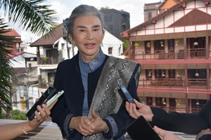 ພູມໃຈໃນອາຊີບສື່ມວນຊົນ