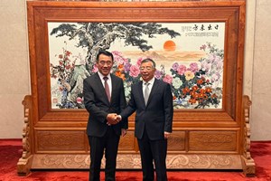 ຫົວໜ້າຄະນະພົວພັນຕ່າງປະເທດສູນກາງພັກຢ້ຽມຂໍ່ານັບການນໍາຂັ້ນສູງພັກກອມມູນິດຈີນ