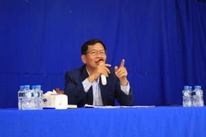 ເຈົ້າແຂວງວຽງຈັນ ລົງພົບປະໂອ້ລົມພໍ່ແມ່ປະຊາຊົນກຸ່ມບ້ານເມືອງໝື່ນ