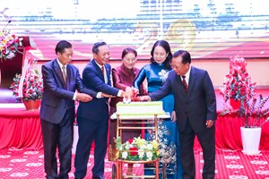 ສະ​ເຫຼີ​ມສະຫຼອງ​ວັນຊາດ ສສ ຫວຽດນາມ ຄົບຮອບ 80 ປີ