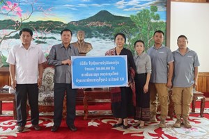 ບໍລີສັດ ຢຸນນານ ຈົງເຊິນມ່າຍນິ້ງລາວ ຈຳກັດຜູ້ດ່ຽວ ມອບເງິນຊ່ວຍເຫຼືອໃຫ້ແຂວງຜົ້ງສາລີ.