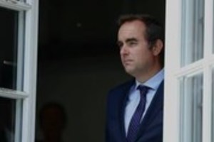 ຝ​ຣັ່ງ​ ມີ​ນາ​ຍົກ​ລັດ​ຖະ​ມົນ​ຕີຄົນ​ໃໝ່