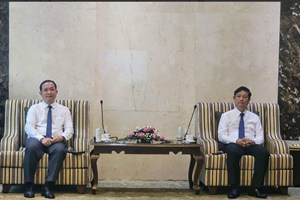 ວາລະສານອະລຸນໃໝ່ເຂົ້າຢ້ຽມຢາມ ແລະ ພົບປະຮອງເລຂາຄະນະພັກນະຄອນໂຮ່ຈິມິນ