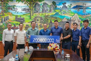 ບໍລິສັດ ຮ່ວມພັດທະນາສີທັນດອນ ຈຳກັດ ມອບເງິນ 200 ລ້ານກີບ ຊຸກຍູ້ກອງປະຊຸມໃຫຍ່ ຂອງພັກແຂວງຈຳປາສັກ