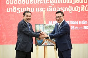 ຄະນະຜູ້ແທນໜັງສືພິມປະຊາຊົນ ຢ້ຽມຢາມ ສສ ຫວຽດນາມ