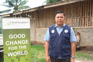 ປະຊາຊົນບ້ານຫາດຍາ ໄດ້ຮັບການພົ່ນຢາຂ້າຍຸງລາຍ ແລະ ຢາຂ້າໜອນນໍ້າ